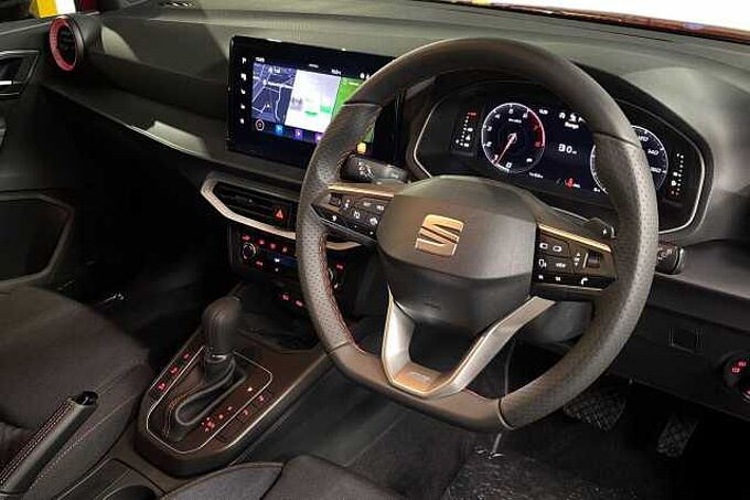 SEAT Arona 1.5 TSI 150 FR Black Edition 5dr DSG *Delivery Miles*